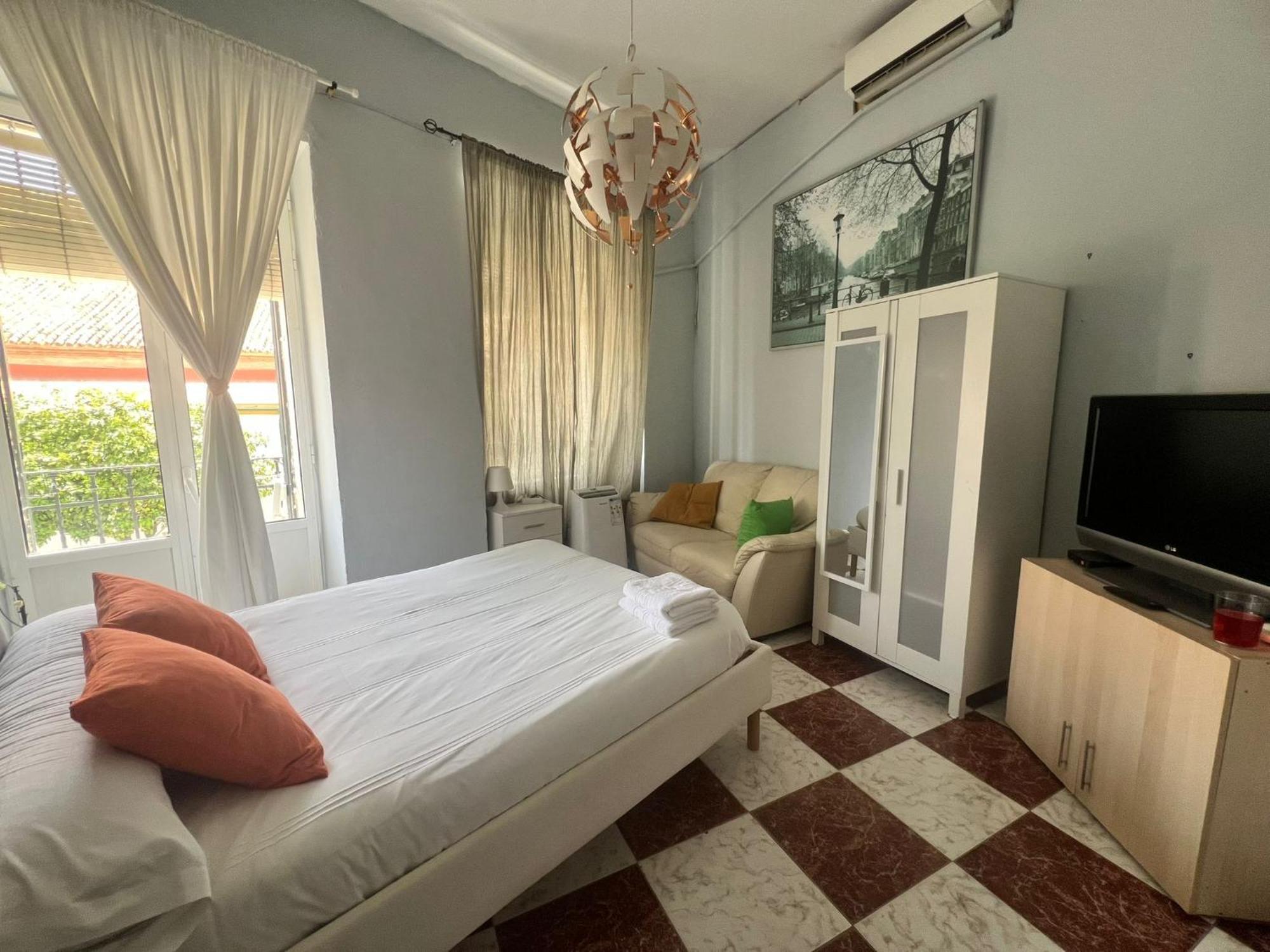 Santa Isabel Cost In Private House Guest house Seville